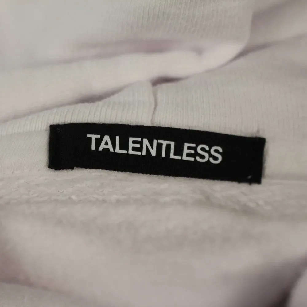 TALENTLESS  - Picture 7 of 8